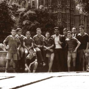 Grupo_en_el_Patio_Los_Naranjos